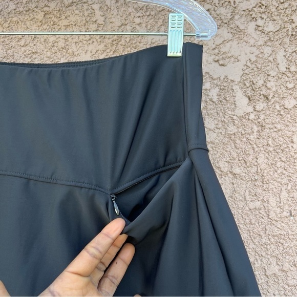 $124 Miraclesuit Fit & Flair Tummy Control Swim Skirt Sz 14 Black Zip Pocket - Picture 9 of 16